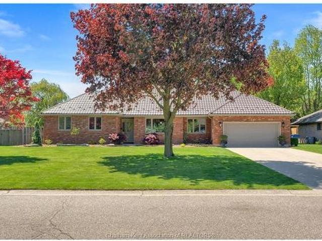House for sale in Chatham–kent, Ontario