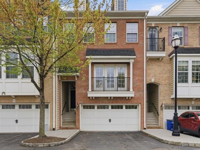 Townhouse for sale in Hudson, New Jersey
