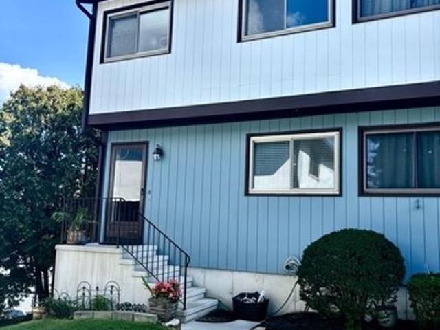 Townhouse for sale in Danbury, Connecticut