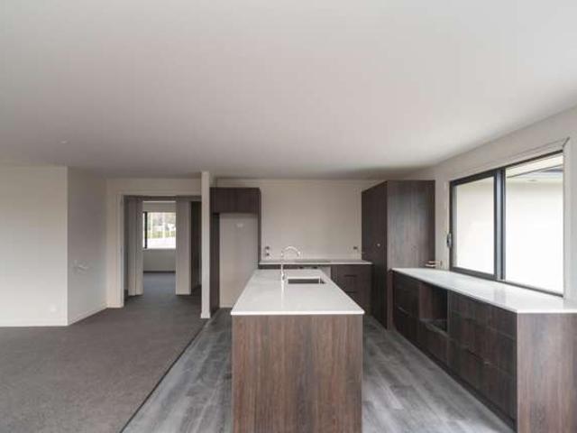 Townhouse for sale in Kerrytown, Canterbury