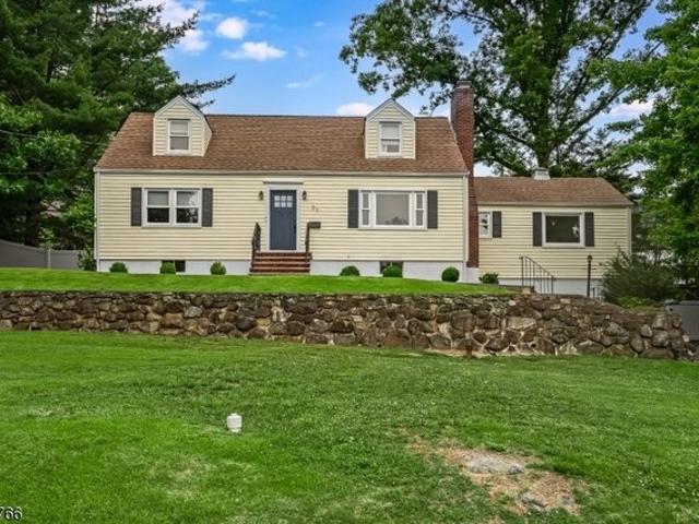 House for sale in Morris Plains, New Jersey
