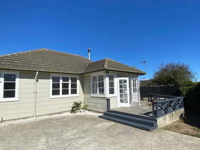 House for rent in Chaslands, Canterbury