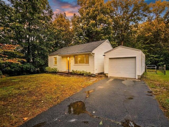 House for sale in Easthampton, Hampshire County