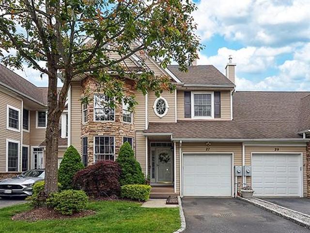 Condo for sale in Bohemia
