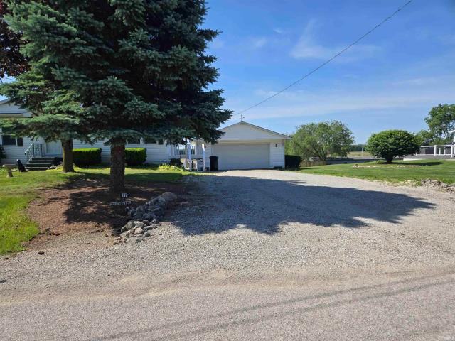 House for sale in Syracuse, Indiana