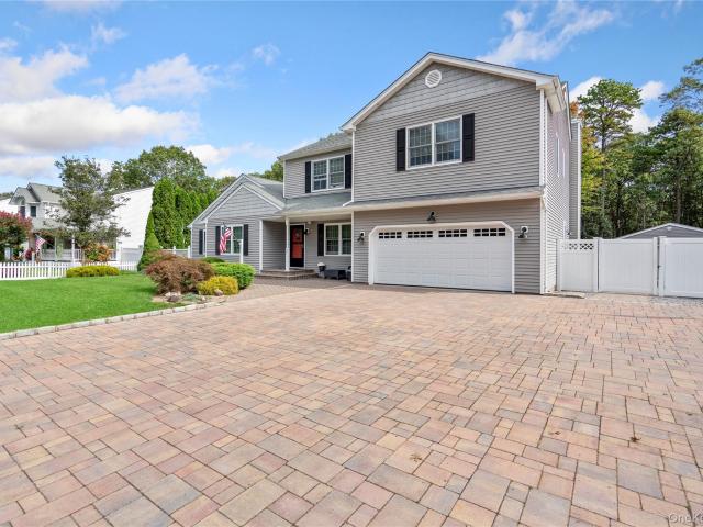 House for sale in Centereach, New York