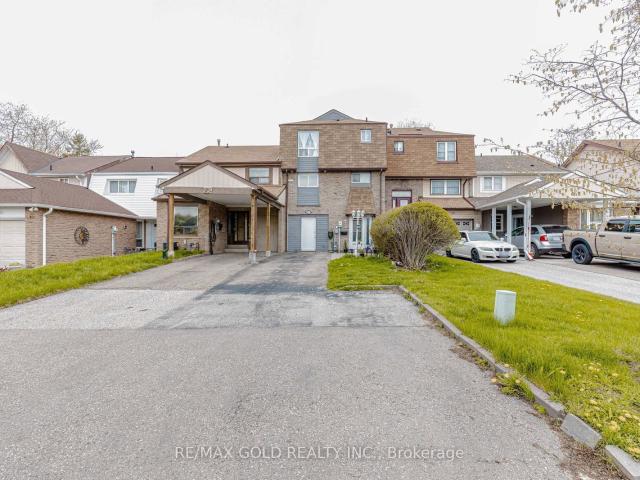 Townhouse for sale in Woburn, Ontario