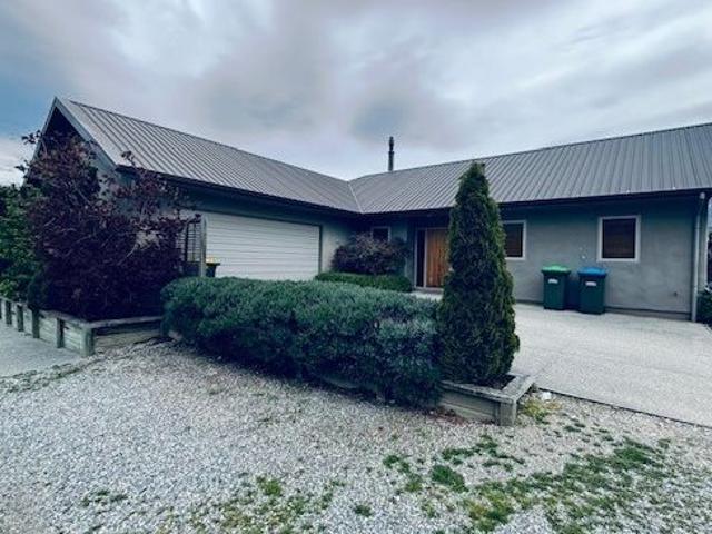 House for rent in Pisa Moorings, Cromwell Community