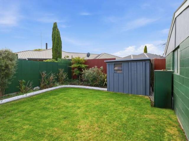 House for sale in Chaslands, Canterbury