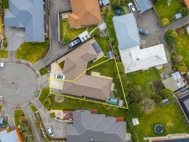 House for sale in Chaslands, Canterbury