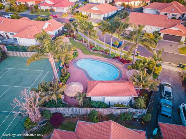 House for sale in Botany Downs, Auckland