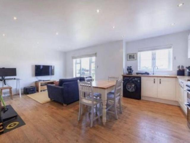 Room for rent in Elmfield, Leicestershire