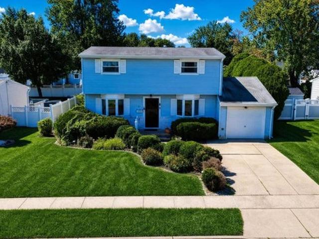 House for sale in Cliffwood, New Jersey