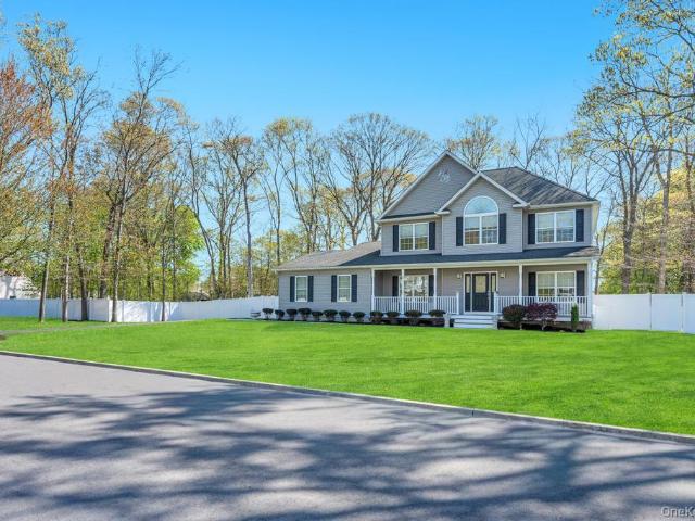 House for sale in Centereach, New York