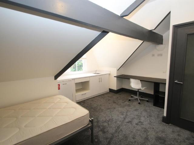 Studio for rent in Ladywood, West Midlands