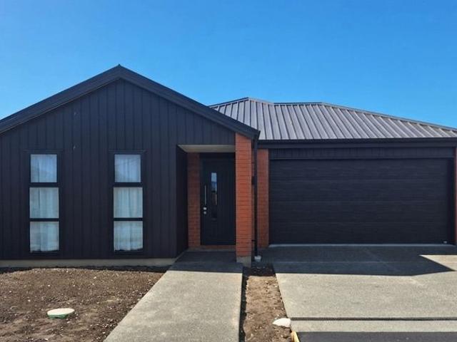 House for rent in Chaslands, Canterbury