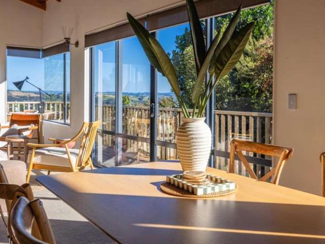 House for sale in Oneroa, Waiheke
