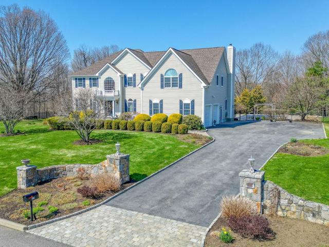 House for sale in Baldwin Place, New York
