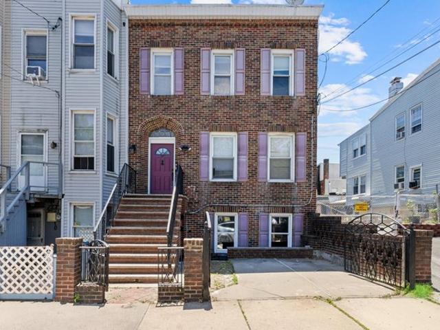 House for sale in Hudson, New Jersey