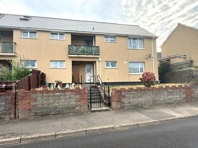 Apartment for rent in Crumlin, Wales