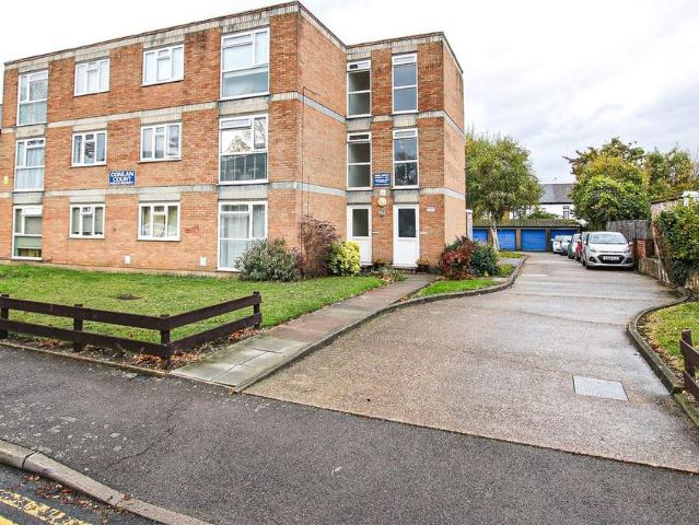 Apartment for rent in London Borough of Sutton, Greater London