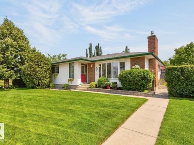 House for sale in Sherwood Park, Alberta