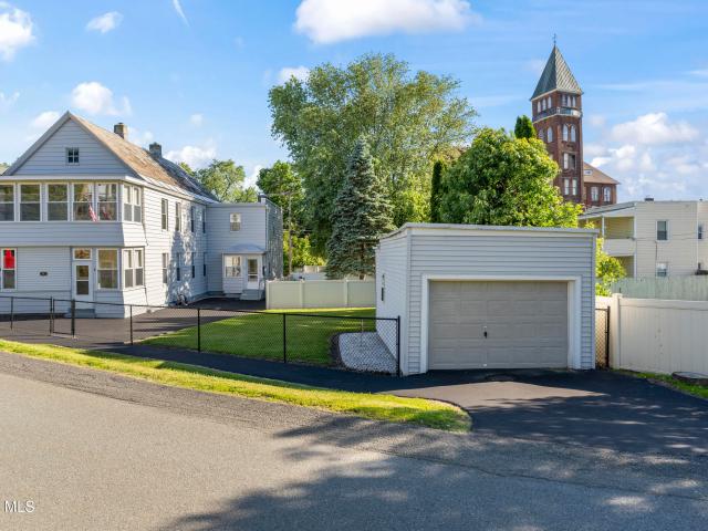 House for sale in Saratoga, New York