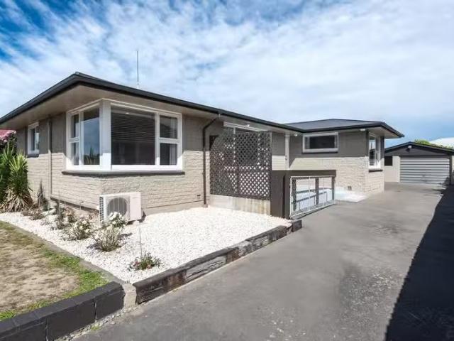 House for sale in Chaslands, Canterbury