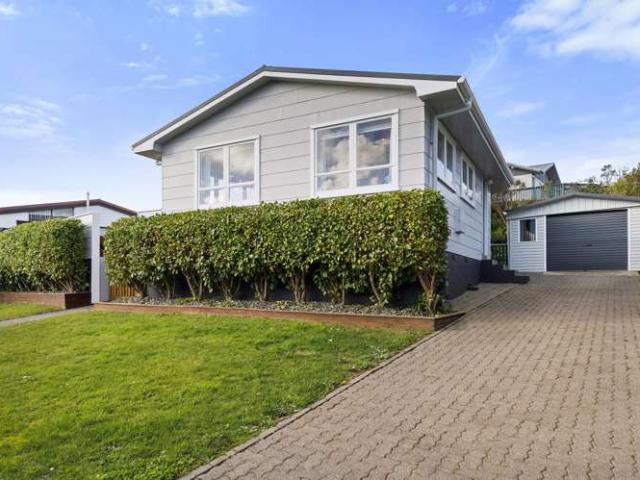 House for sale in Days Bay, Wellington