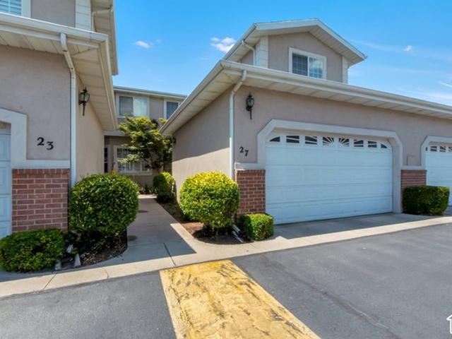 Townhouse for sale in Orem Station, Orem