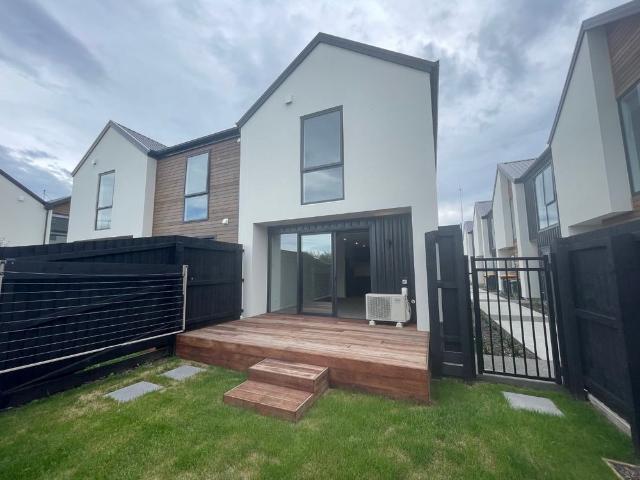 Townhouse for rent in Oakura, Canterbury