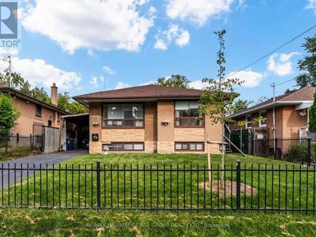 House for sale in Etobicoke Centre, Toronto