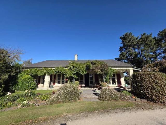 House for sale in Otakou