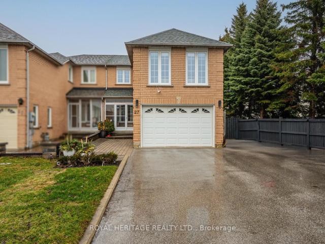 Townhouse for sale in Woburn, Ontario