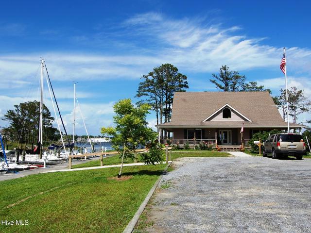House for sale in Oriental, North Carolina