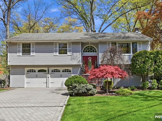 House for sale in Montvale, New Jersey