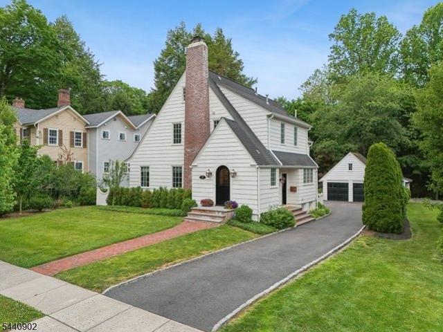 House for sale in Summit, New Jersey