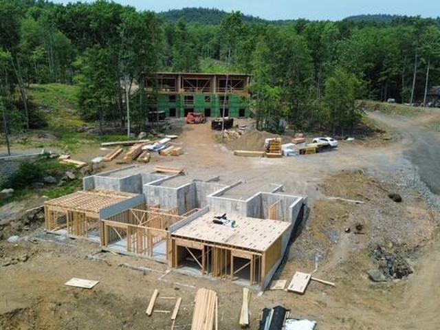 Townhouse for sale in Bolton Landing, New York