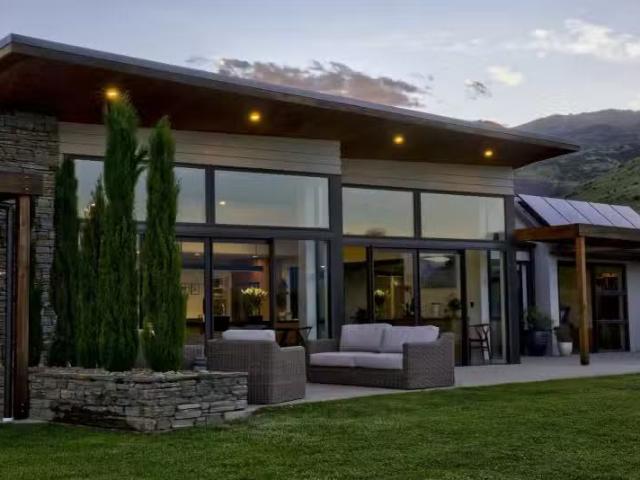 House for sale in Otakou