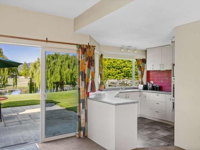 House for sale in Otakou