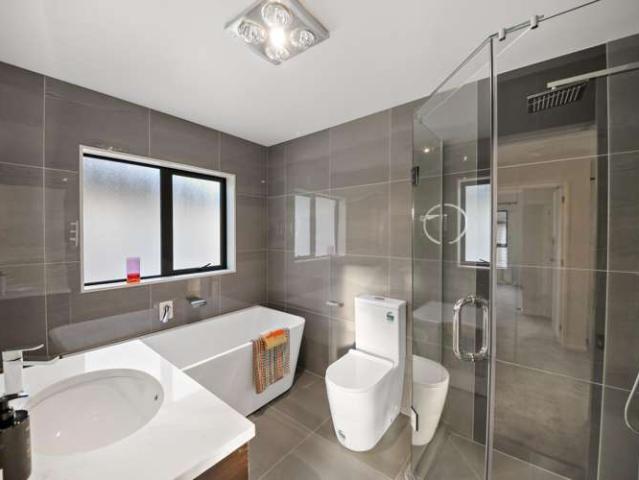 House for sale in Paremoremo