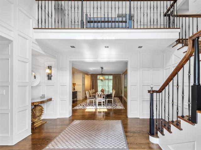 House for sale in Old Westbury
