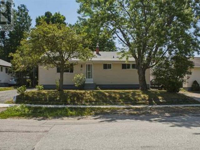 House for sale in Elliot Lake, Ontario