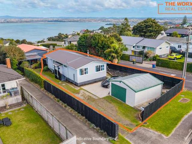 House for sale in Wairau Valley