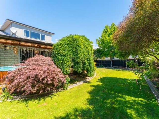 House for sale in Canterbury