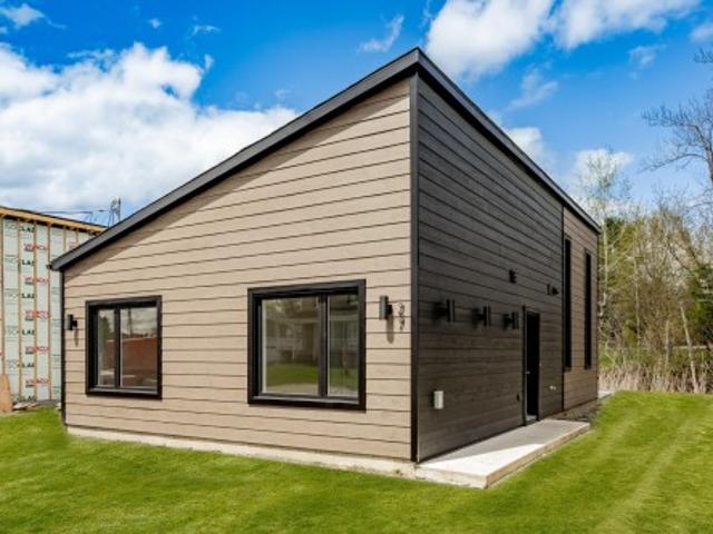 House for sale in Memphrémagog, Quebec