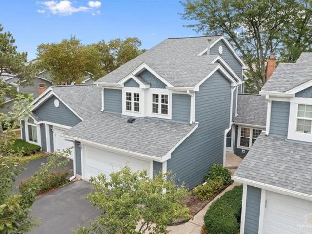 Townhouse for sale in Schaumburg, Illinois
