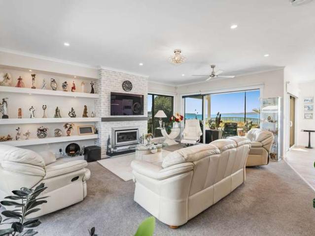 House for sale in Snells Beach