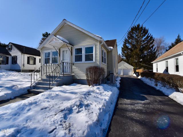 House for sale in Saratoga, New York