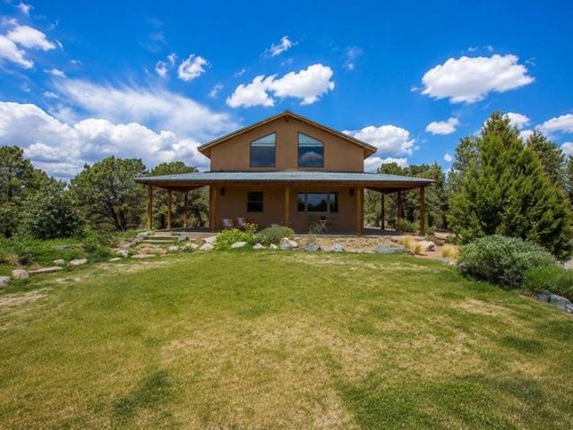 House for sale in Arroyo Hondo, New Mexico